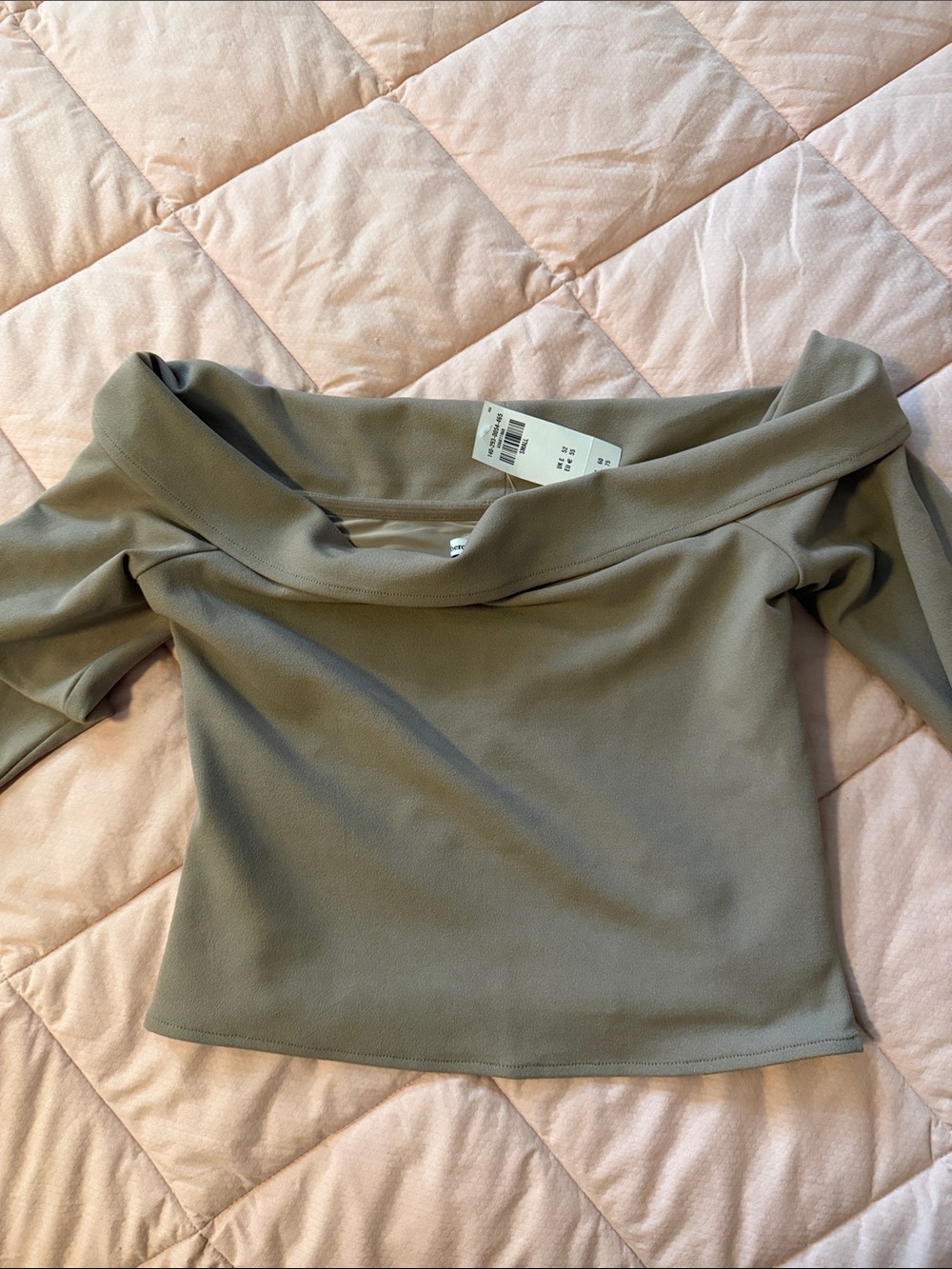 Abercrombie & Fitch Taupe off the shoulder crop top